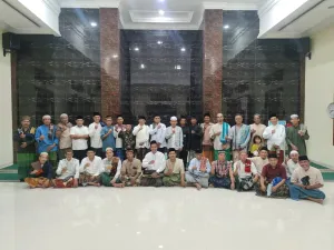 Gokil! Karang Taruna Gaspol Ikut Tarawih Keliling Musholla Di Desa Cikande Permai